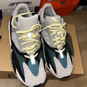 Adidas Yeezy 700 Wave Runners